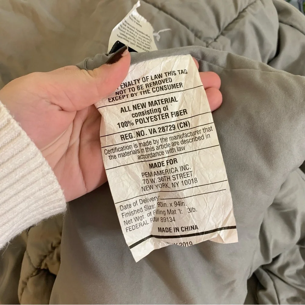 London Fog Supreme Down Alternative Queen Size Comforter Grey 94